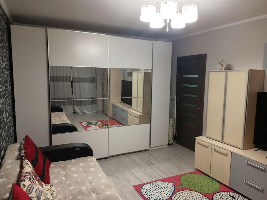 Private Room Near 3 Min Metrou Crangasi, 40 M2 Bucharest Exterior photo